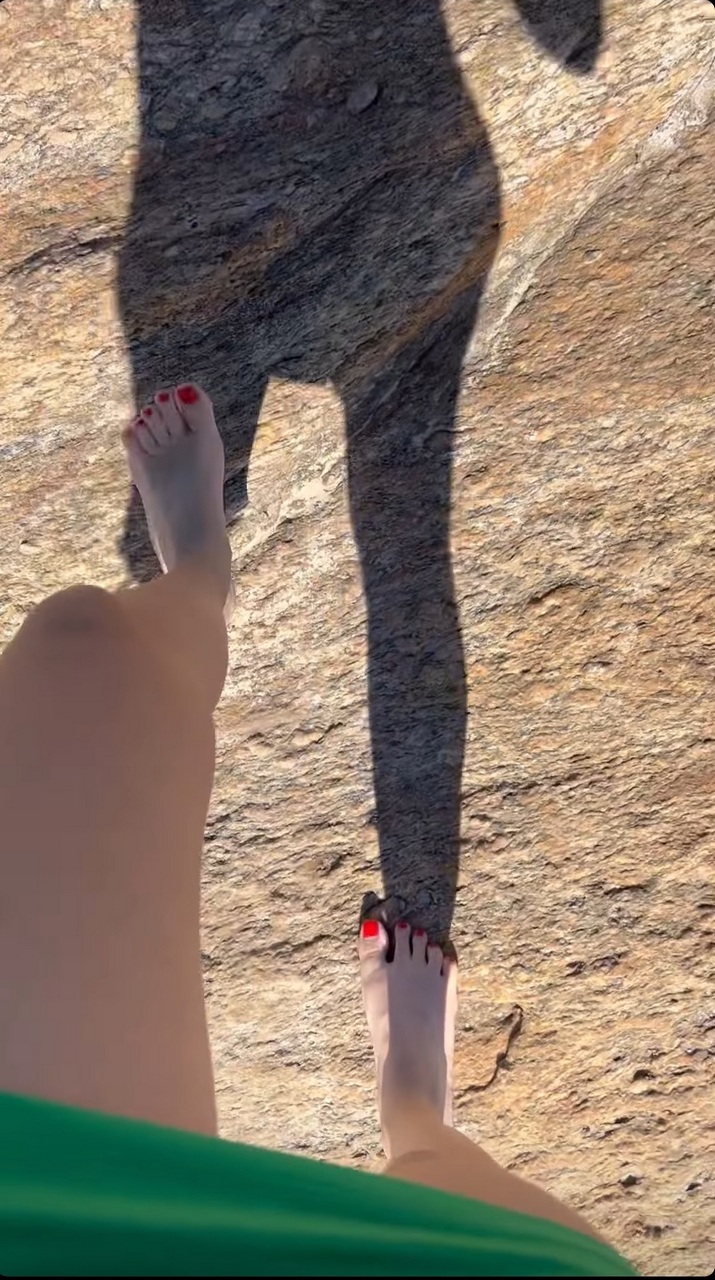 Gabriela Mag Feet